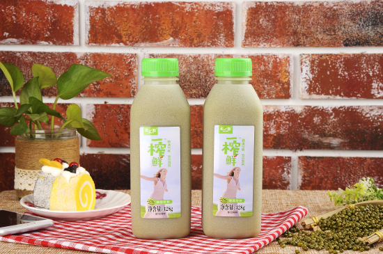 饮料市场稳中求变 一榨鲜谷物饮料风头正劲